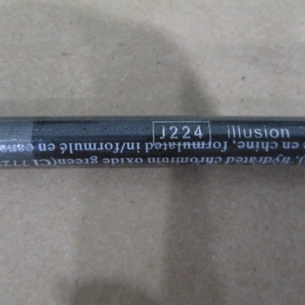 Starlooks Eye Pencil in "Illusion"
